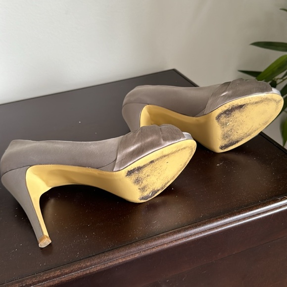 Peep toe, pewter pumps worn once size 6 - Picture 6 of 6
